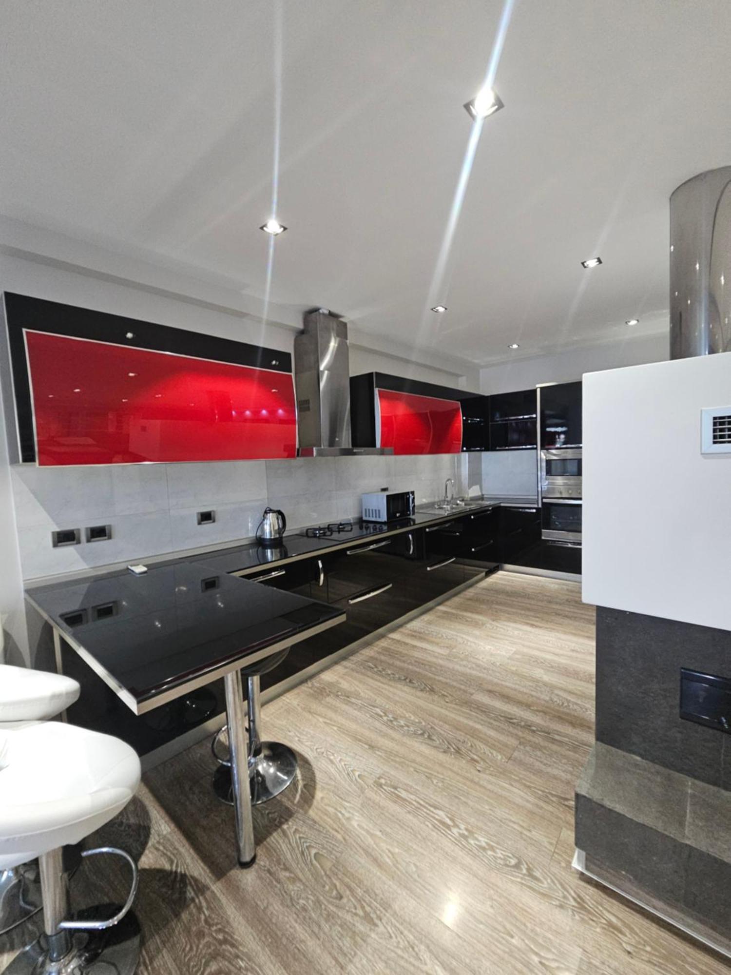 טיראנה Aura Skanderbeg Square Apartments מראה חיצוני תמונה