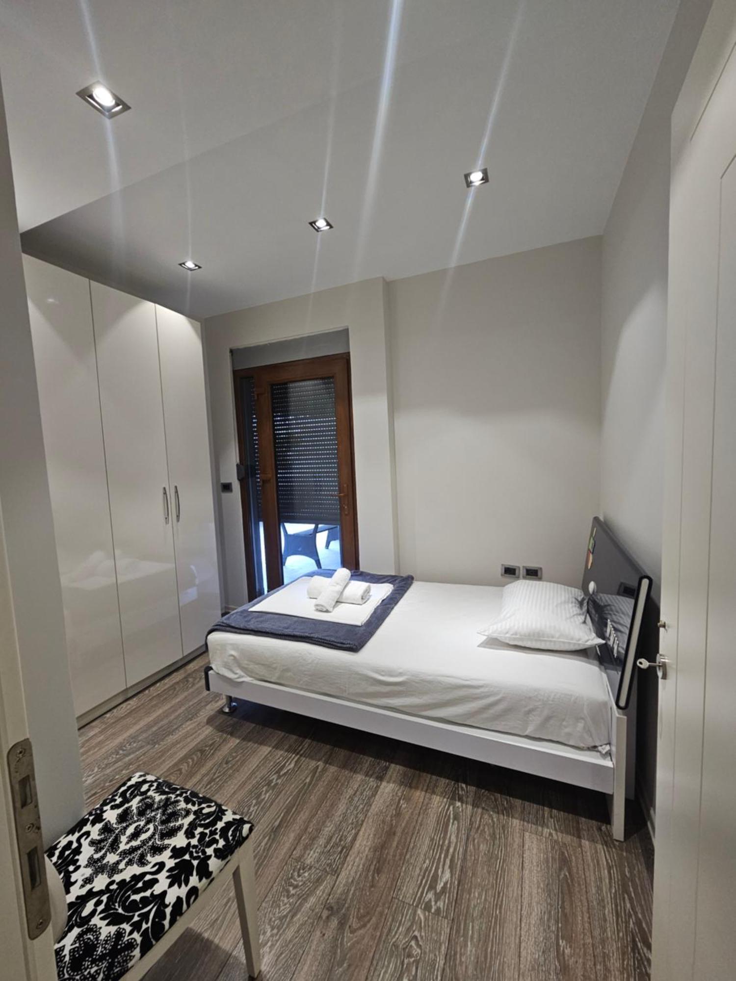 טיראנה Aura Skanderbeg Square Apartments מראה חיצוני תמונה